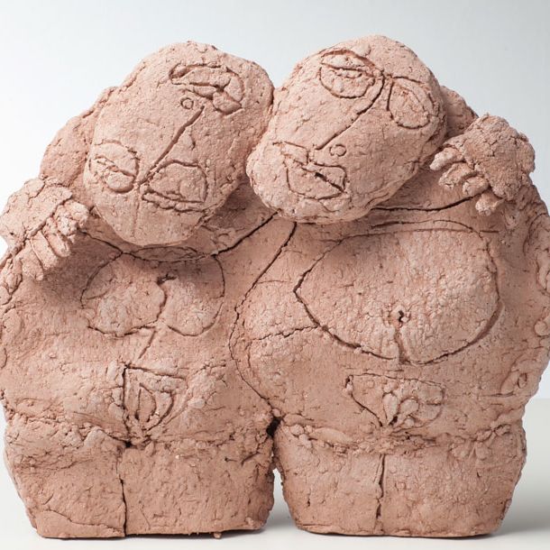 Keramik Skulptur Schwestern